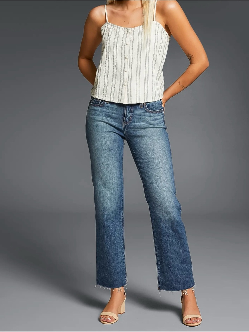 Buckle Women’s Medium Blue Straight-Leg Jeans